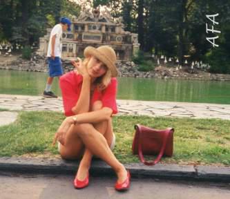 Hot Seeking Beautiful Woman