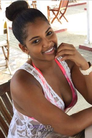 182220 - Yanelis Age: 30 - Colombia