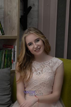 185517 - Anastasia Age: 27 - Ukraine