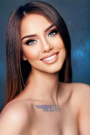 199130 - Polina Age: 25 - Russia