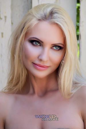 200754 - Elena Age: 48 - Russia