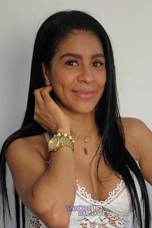 205734 - Yohana Age: 42 - Colombia