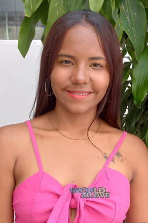 213235 - Natalia Age: 23 - Colombia
