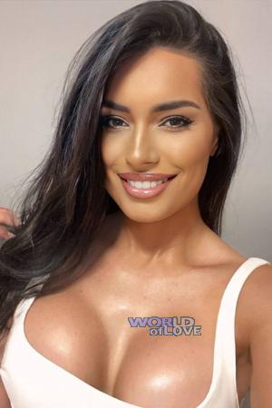 213506 - Alexandra Age: 25 - Romania