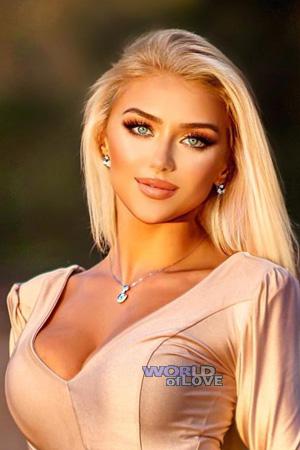 213804 - Flavia Age: 27 - Brazil