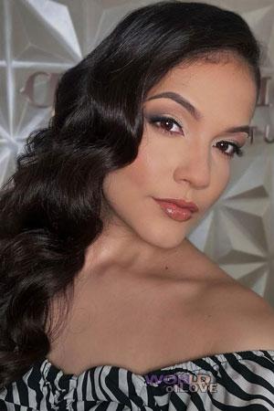 223714 - Laura Age: 22 - Colombia