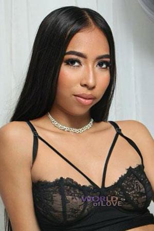 223833 - Julieth Age: 23 - Colombia