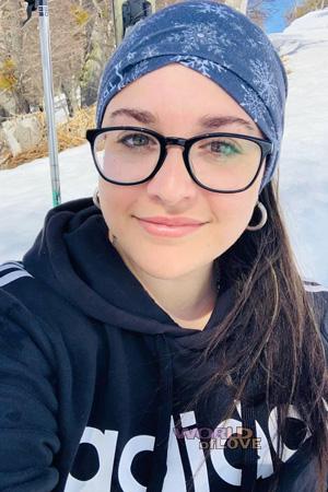 224290 - Betiana Age: 29 - Argentina