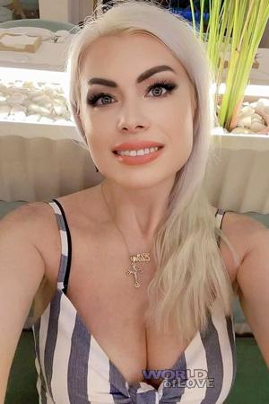 224368 - Elena Age: 42 - Moldova