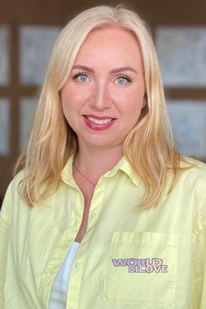 227687 - Iuliia Age: 53 - Mexico