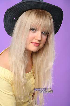 89065 - Albina Age: 33 - Russia